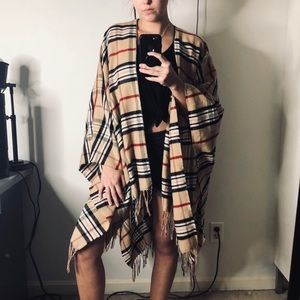 💚FINAL PRICE💚 Burberry patterned Wrap/Poncho